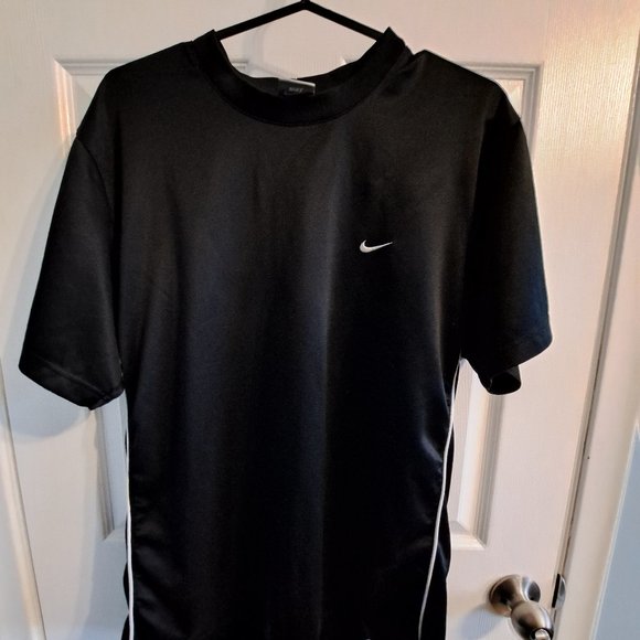 Nike Activewear shirt/jersey - Picture 1 of 3